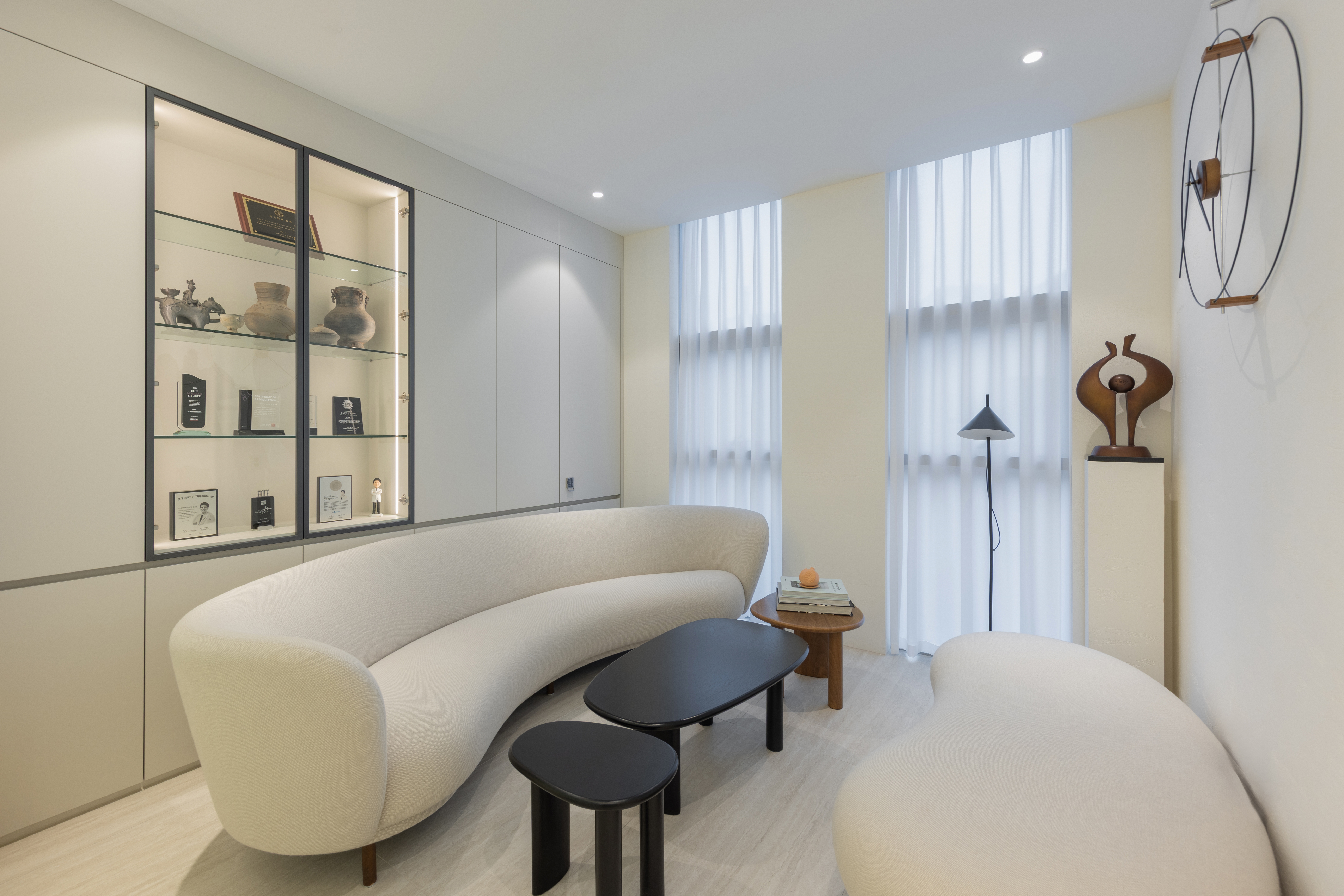 Cellon Clinic interior photo