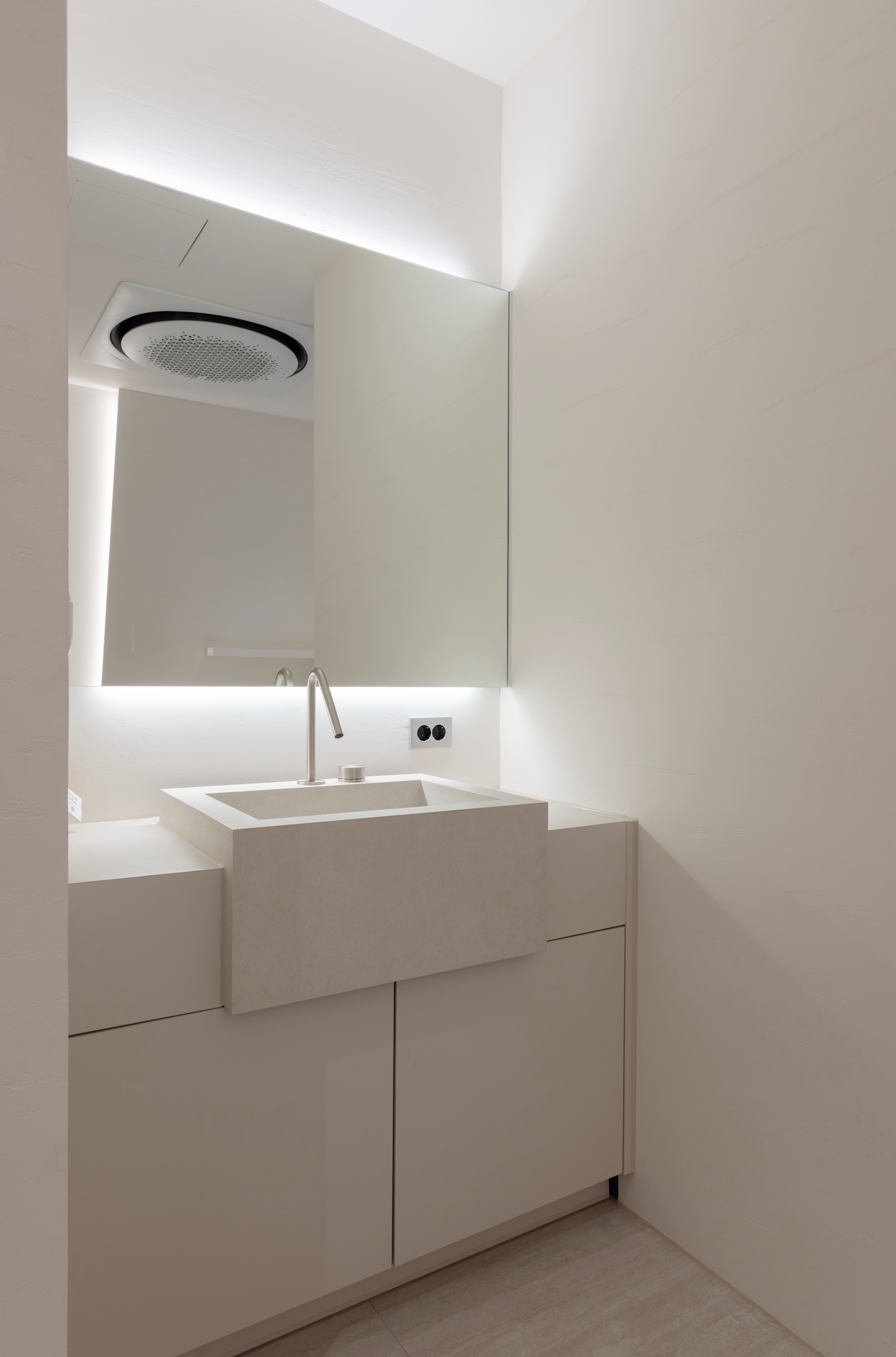 Cellon Clinic consultation space