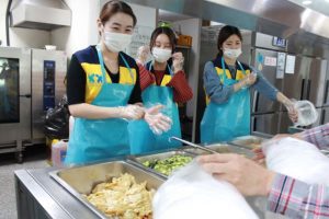 独居老人達に愛のおかず配達1